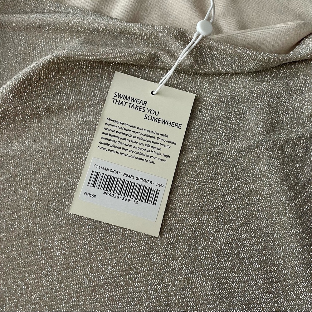 Monday Swimwear Cayman Skirt XL (V/VV) NWT Shimmer Pearl Silver Stretch Beach - Picture 4 of 8